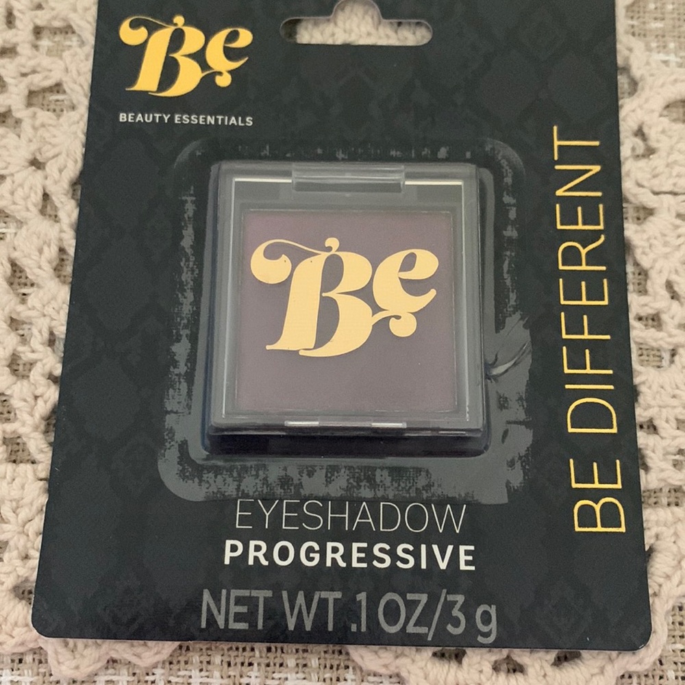 Eyeshadow in “progressive “ the color is plum